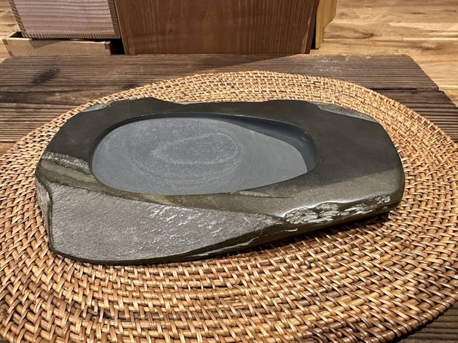 対馬特産　若田石硯　書道道具　硯　すずり Amazon.co.jp: 対馬特産 若田石 若田硯 天然石 書道具 23.5cm